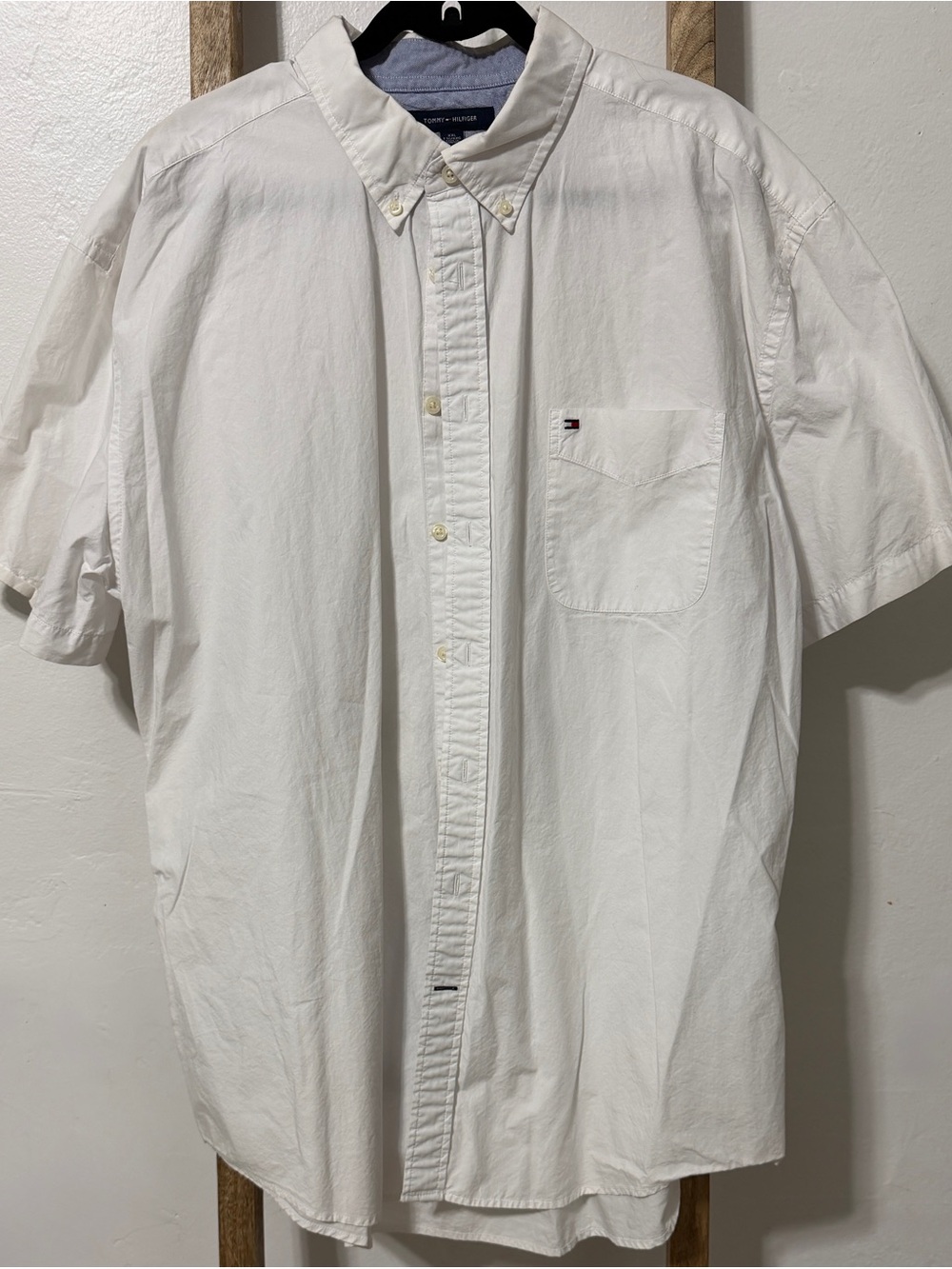 Tommy Hilfiger Short-Sleeve Button-Down Shirt in White with Chest Pocket